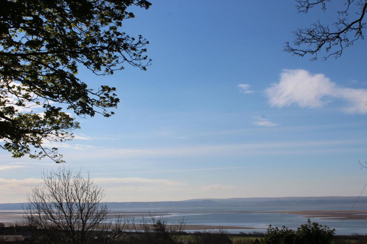 Апартаменты Bronllys Farm Coastal Self-Catering Лланелли Экстерьер фото
