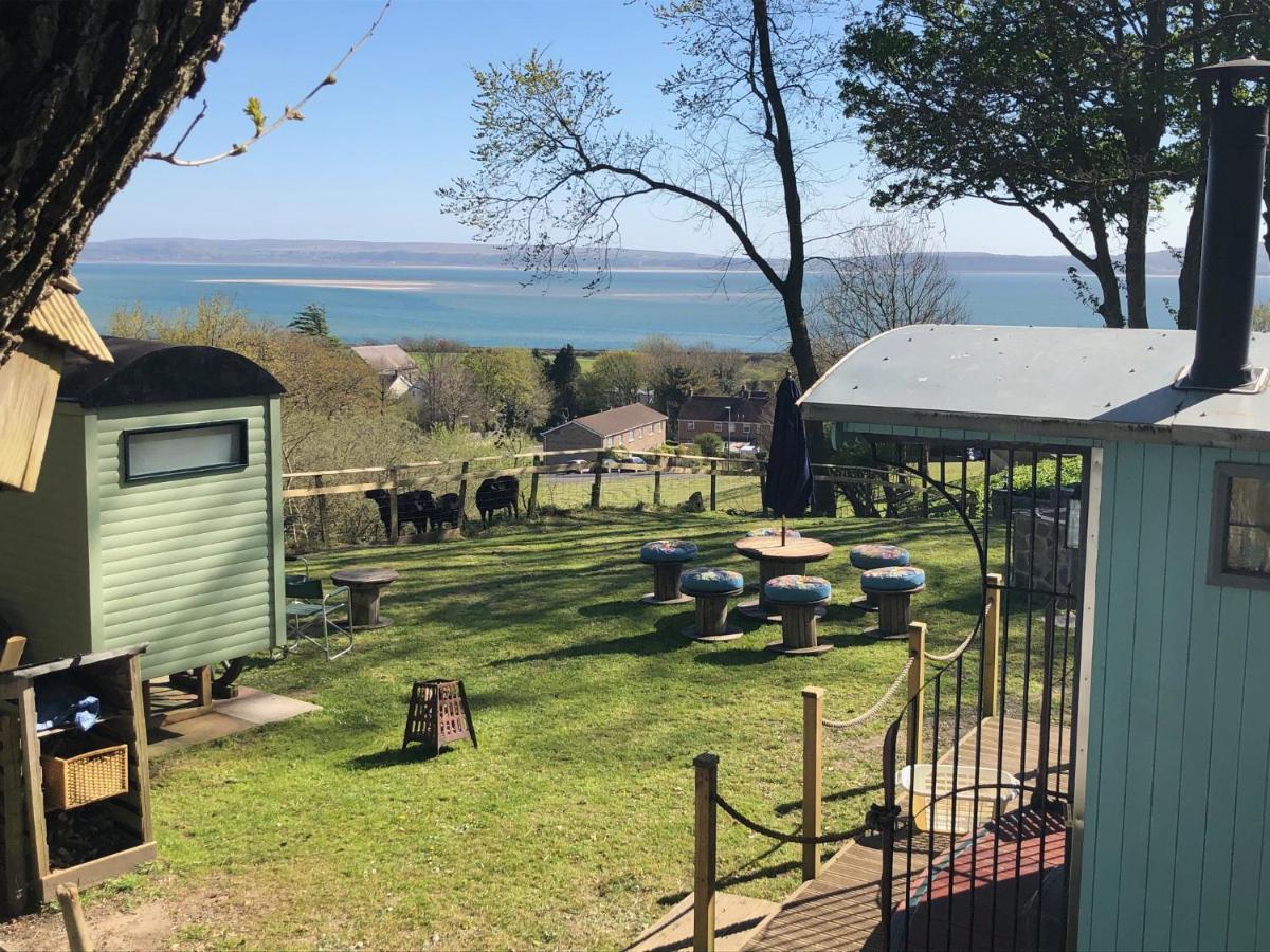 Апартаменты Bronllys Farm Coastal Self-Catering Лланелли Экстерьер фото