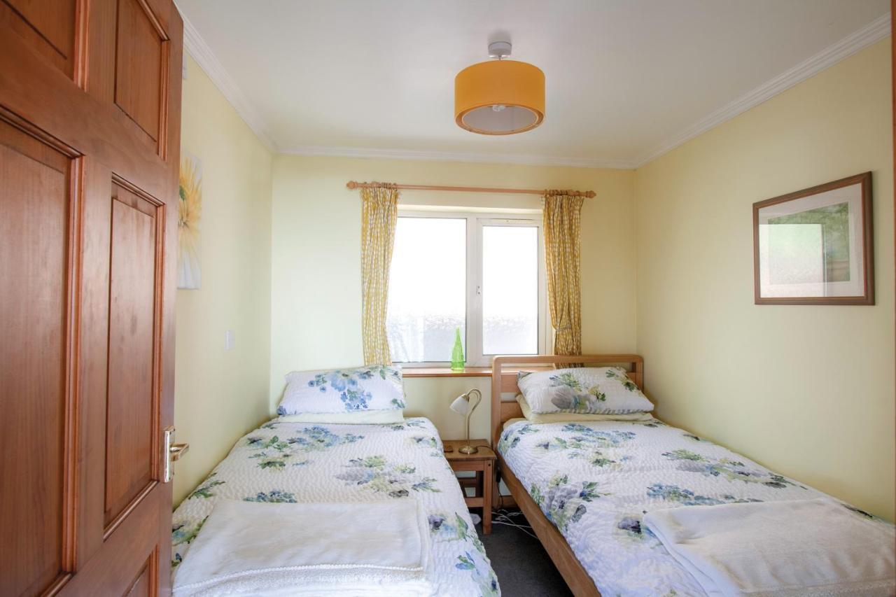 Апартаменты Bronllys Farm Coastal Self-Catering Лланелли Экстерьер фото