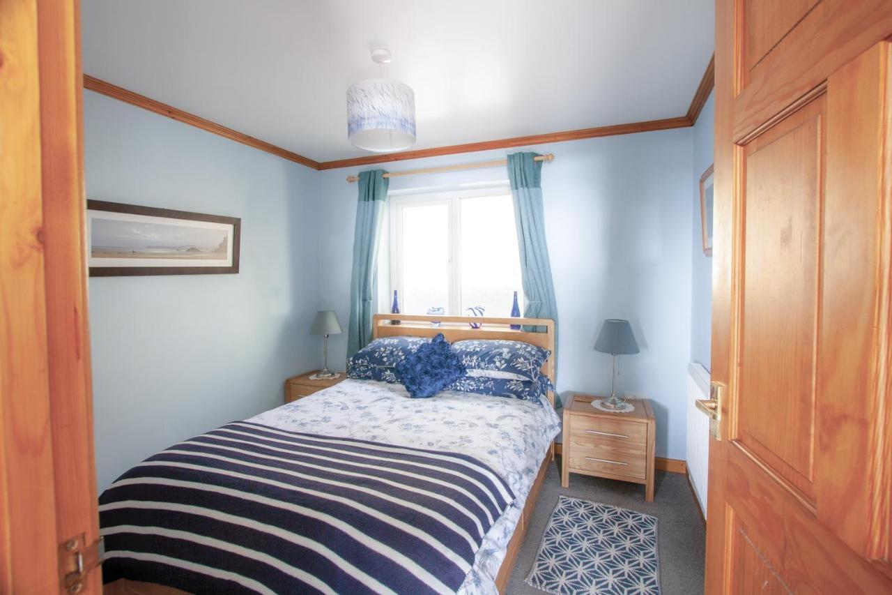 Апартаменты Bronllys Farm Coastal Self-Catering Лланелли Экстерьер фото