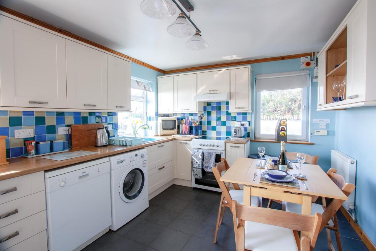 Апартаменты Bronllys Farm Coastal Self-Catering Лланелли Экстерьер фото
