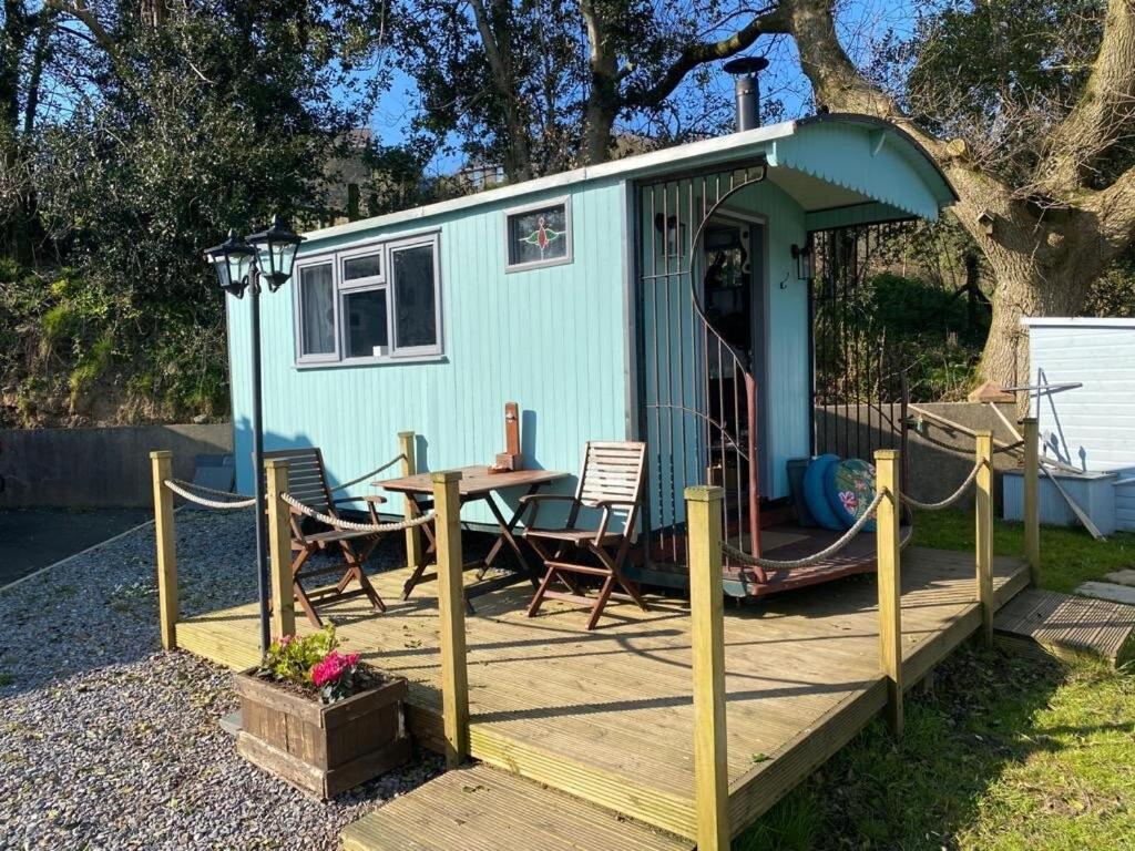 Апартаменты Bronllys Farm Coastal Self-Catering Лланелли Экстерьер фото