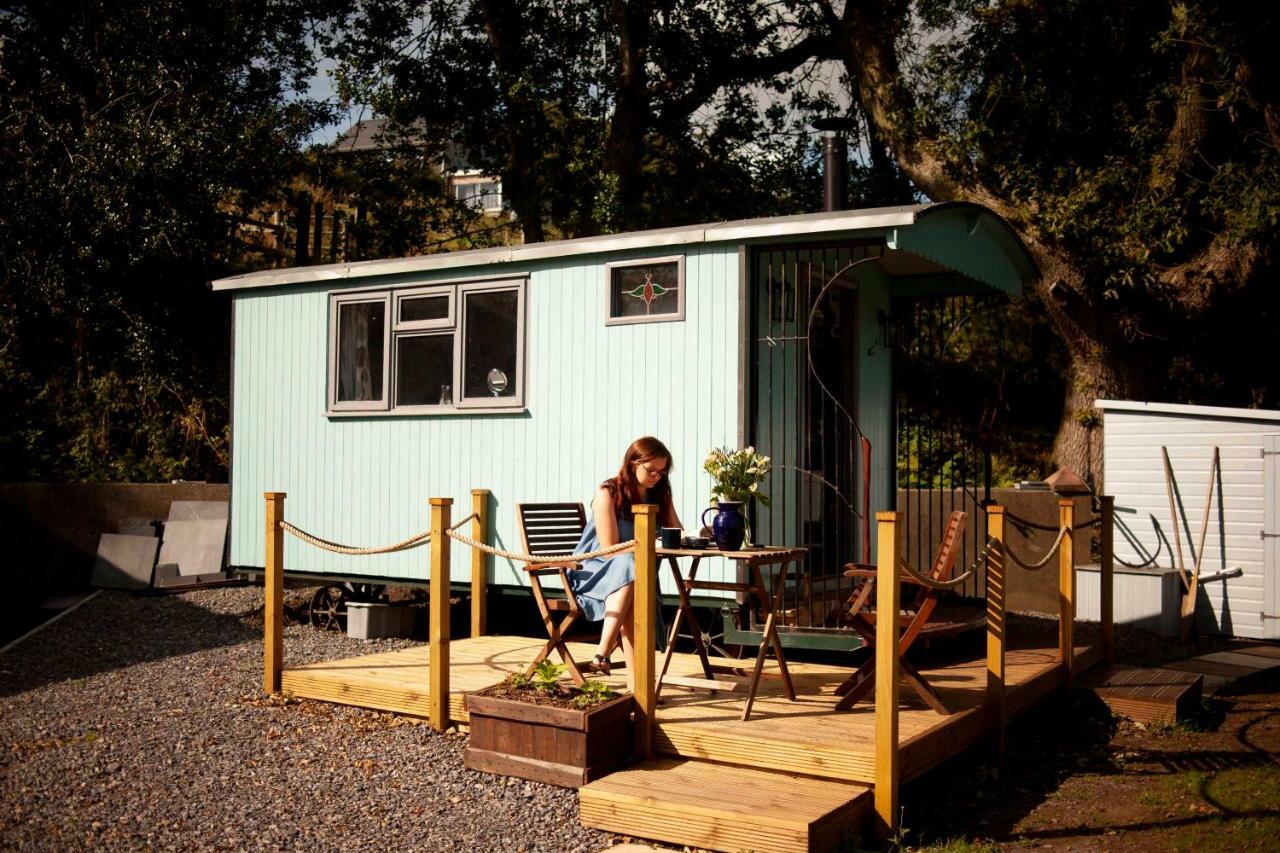 Апартаменты Bronllys Farm Coastal Self-Catering Лланелли Экстерьер фото